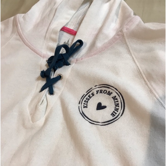 Disney Parks Original Mickey and Minnie Valentine’s Day XOXO Hoodie - Picture 4 of 9